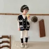 Coloque Menina da primavera de malha de malha Cardigan Moda Children Jaqueta de malha de flor Kids Baby V Neck Sweater 230329