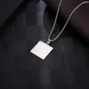 Pendentif Colliers En Acier Inoxydable International Échecs Carré De Mode Minimaliste Collier Bijoux Cadeau Pour Hommes