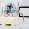 Модные дизайнерские солнцезащитные очки Классические очки Открытый пляж Солнцезащитные очки для мужчин и женщин Модный металлический интерфейс коробки