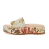Оптовые слайды женские сандалии женские знаменитые дизайнерские дизайнерские тапочки летние шлепанцы платформы пляжные туфли густая пена резиновые ползунки Dhgate Pink Sandale
