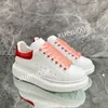 Ontwerper Casual schoenen Dames Travel Leather Lower-Up Sneaker Cowhide Fashion Lady Flat Designer Running Letters Woman Shoe Platform Men Gym Sneakers