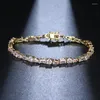 Bangle Honghong Socialite Bracciale placcato oro 3A Zircon Sparkle Temperamento femminile Accessorio semplice di alta qualità Regali per feste