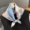 Sciarpa di seta reale al 100% Stampa floreale Piazza Testa da donna Hijab Scialle Design Avvolgente Cravatta per capelli Foulard Bandana Fazzoletto Marchio di lusso