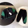 Kinder Kleidung Sets Jugend Jungen 2 Stück Trainingsanzüge Kinder Kind Buchstabe Prined Sport Outfits Freizeitkleidung Mädchen Reißverschluss Jacke Hosen Sportbekleidung Mäntel Kleinkinder Anzüge