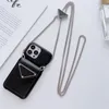 Designer Fashion Telefonfodral för iPhone 14 14Pro 14Plus 13 12 11Pro Max Deluxe Leather Card Holder Pocket Telefonfodral med Metal Neck Chain