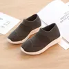 Athlétique En Plein Air Enfants Mode Solide Chaussettes Chaussures 2019 Nouvelles Filles Garçons Printemps Automne Course Sportif anti-dérapant Sneaker rouge noir Gris W0329