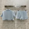 23SS Женский дизайнерский дизайнер с двумя пьесами наборы девушек негабаритный бренд Milan Runway Metal Button Outwear Blouse Рубашки