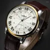 Armbandsur Romnummer Fashion Casual Men Retro Watch Top Brand Gold Sports Spontane Winding Automatisk mekanisk kalenderläder