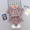 Roupas conjuntos de meninos e meninas Leopard Cotton Childrens Camiseta Conjunto de roupas de bebê Summer Born Infant Sports 2 peça Toddler Girls Clothing Conjunto 230329