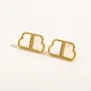 Charm Luxury örhängen designad för kvinnor örhängen Fashion Real Gold Electropated Letters Earrings Designer smycken utsökta par presenttillbehör Premium