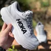 Tênis de corrida Hoka One One Bondi 8 mens de malha feminina Treinadores ao ar livre Triple Black White Summer Song Blue Country Country Orange Pink Blue Haze Orange Sneakers