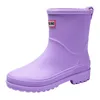 Rain Boot Boots Waterproof Nonslip Midtube PVC Rubber Shoes Kitchen Overshoes av skäl Fashion Botas de Mujer 230330