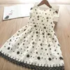 Kız Elbiseler 2023 Yaz Bebek Kız Çiçek Yıldız Polka-Dot Nakış Yeleği Elbise Çocuk Giyim Toptan