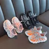 Athletic Outdoor 2021 Jesienne Buty dla dzieci chłopcy sportowe buty modne Buty oddychające dla niemowląt miękkie dno bez poślizgu Sneakery dzieci 21-38 W0329