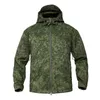 Jaquetas masculinas MEGE Camuflagem Militar Fleece Jaqueta Tática Homens À Prova D 'Água Softshell Windbreaker Inverno Exército Com Capuz Casaco Caça Roupas 230329