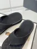 2023 Nowe skórzane splicing Flip-Toe Kaptery zwykłe Ringer Flat Beach Flip-Flops Buty damskie