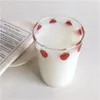 Vinglas för bärbara 1 st 300 ml Söt jordgubbsglaskopp med halm kreativt transparent vatten Student Milk Värmebeständig 2#