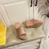 yeni model Klasik moda, bayan terlikleri, oyulmuş tasarım, çok renkli köpük, kaymaz terlikler bok hissi veren plaj partisi Moccasins slipsole, daha fazla renk