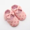 Primeiros caminhantes nascidos Baby Bowknot Shoes Princess Sapatos Filhos Sapatos de caminhada Soo Sole No Non Slip Primeiro Passo 230330