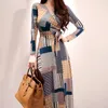 Robes décontractées automne rétro imprimé élégant col en v robe pour femmes dentelle coréenne Slim Fit à manches longues robe pour femmes 230330