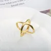 Ringos de cluster Fashion x Shape Notado Cross Cutout Anel para mulheres Aço inoxidável 18 K Acessórios de jóias à prova d'água de ouro