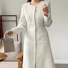 Abiti casual Moda coreana Autunno Abito scollo rotondo delicato Petto singolo Design multitasche Vita aderente Tweed Abito da donna di media lunghezza 230330