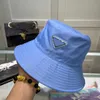 المصممين رجل إمرأة قبعة بحافة القبعات المجهزة الشمس منع بونيه قبعة قبعة بيسبول Snapbacks في الهواء الطلق فستان الصيد بيني 7 ألوان