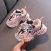 Atletik Açık Bahar Sonbahar Çocuk Ayakkabı Bebek Erkek Kızlar Çocukların Günlük Spor ayakkabıları nefes alabilen yumuşak kayma önleyici koşu ayakkabıları boyut 15-25 W0329