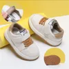 Primeiros Walkers Shoes Spring Sapatos Infantis Criança Couro Macio Sapato Branco Moda Menina Menina Tênis dos Meninos 15-25 230330