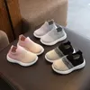 Sapatos de tênis infantis de tênis infantil de malha de malha para bebês
