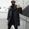 Piumino invernale da uomo di media lunghezza Cappotto con cappuccio alla moda in stile coreano Coppia indossa collo di pelliccia caldo