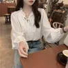 Women's Blouses Koreaanse stijl Ruches V-Neck Women Outzee losse witte lange mouw top veter omhoog rok zoom zoete shirts vrouwelijke kleding