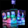 Diğer Festival Parti Malzemeleri Su geçirmez LED ICE Cube MTI Renkli Karanlık Küpler Çubuklarında Yanıp Sönen Parlama Doğum Günü Noel Fes DHF5X