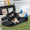 Designer Luxury Cricket Sapatos de críquete respirável Bordado azul imprimido clássico versátil sapatos masculinos Sapatos casuais esportes sapatos de couro para mulheres Sapatos ao ar livre 35-45