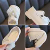 First Walkers Baby Pre Walking Shoes Spring Summer 0-2Y Barnflickor Läderskor med Bow Princess Pearl Lovely Soft Children's Apartment 230330