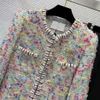 Nuove donne designer giacche da donna all'inizio della primavera Celebrity Colore intrecciato intrecciato sottile Coat a collo rotondo con spilla senza marca di polvere Desig Abbigliamento Desig