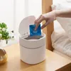 Afvalbakken Desktop Trash Can Mini Push Type Spring Cap Sanitaire meloenzaad Shell Trash Can Diody Bin Car Trash Can 230330