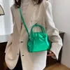 Bolsas de noite 2023 Mulheres clássicas Bolsa de bolsa brilhante e brilhante embreagem dourada verde azul de couro patente crossbody bolsa