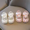 First Walkers Baby Girls Mary Jane schoenen Pearl boog knoop peuter meisjes sandalen non slip pu baby schoenen 1-4t meisjes tuinschoenen roze schoenen 230330