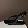 Sandalen Europäische und amerikanische Sommer-Metallzahn-Hochhackige Schuhe Modenschauen Damenkleider 44 Größe 230330