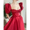 Robes de soirée 2023 Sexy Rouge Cocktail Manches Courtes Bouffantes Chérie Formelle Robe De Bal Satin Haute Fente Robe De Gala