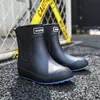Yağmur botları slipon ayakkabıları erkekler lastik su geçirmez platform patik moda açık havada nonsip adam çalışan galoshes 230330