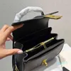 Tasarımcı Messenger Crossbody Çantalar Kadın Deri Çanta Moda Klasik Kilit Buckle Cüzdanlar Yumuşak Zarif