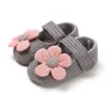 Premiers Marcheurs Printemps et Automne Style Petite Fleur Chaussures En Laine 0-1 Ans Infant Toddler Chaussures Semelle Souple Résistant Aux Gouttes Fille Princesse Chaussures 230330