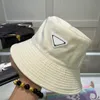 المصممين رجل إمرأة قبعة بحافة القبعات المجهزة الشمس منع بونيه قبعة قبعة بيسبول Snapbacks في الهواء الطلق فستان الصيد بيني 7 ألوان