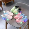 Athletic Outdoor Baby Anti-Slippery Luminous Sneakers Girls LED LIGE WOLD UP BUTY BUTS BLASKIWNE SNOSALNE SNAKERY BUTY Z BUTY Z LEKAMI W0329