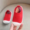 Eerste wandelaars baby peuter schoenen lente en zomer baby zachte zool stoffen schoenen geschikt voor jongens en meisjes breien ademende niet -slip indoor schoenen 230330