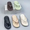 الرجال المصممين للنساء Taw Toe Flip Flops Soft Rubber Slippers Summer Beach Slides Flip-Flops slip-on Slider Fashion Sandals مع صندوق الصناديق 36-45