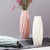 Vazen Noordse stijl Flower Vaas Home Decoratie ornamenten Moderne origami plastic pot verbrijzelen voor arrangementen