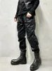 Herrenjeans PFNW Dark Retro gewachst gefärbte Taschen gespleißte personalisierte Leder-Cargohosen Trend funktionale Arbeitskleidung Mode 12A5756 230330
